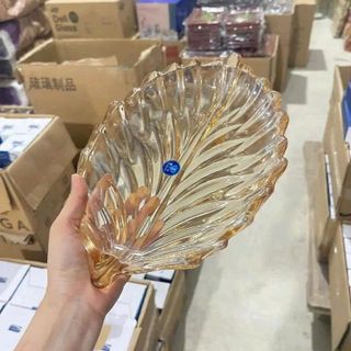 ĐĨA THUỶ TINH CHIẾC LÁ MÀU VÀNG 41 x 29cm