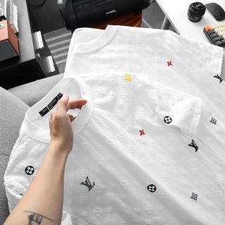 T- shirt lv nam.  Chất thun cotton 4c cao cấp xịn.  Full tem tag túi zip.