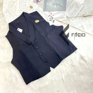 Áo ghile nữ Facio cổ bầu 4 nút form ôm Z15