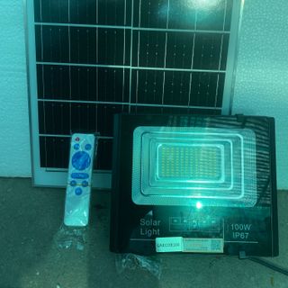Đèn Pha Năng Lượng Mặt Trời 100W GODSUN IP67 – Đèn Solar Ngoài Trời Chống Nước, Kèm Tấm Pin & Remote Điều Khiển