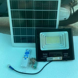 Đèn Pha Năng Lượng Mặt Trời 100W GODSUN IP67 – Đèn Solar Ngoài Trời Chống Nước, Kèm Tấm Pin & Remote Điều Khiển
