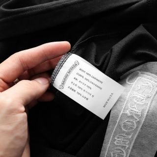 Mẫu áo thun nam logo thêu đắp sắc nét, chất cotton co giãn tốt dày dặn,mền mịn mát.