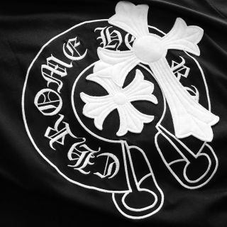 Mẫu áo thun nam logo thêu đắp sắc nét, chất cotton co giãn tốt dày dặn,mền mịn mát.