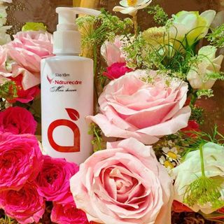 Sữa tắm nam nữ Vnaturecare thơm mịn màng