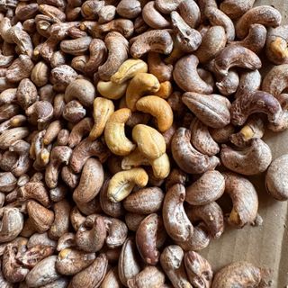 Hạt Điều Rang Muối còn vỏ