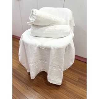 Khăn tắm Trắng khách sạn Logo siêu dầy 520g, KT 70x140cm