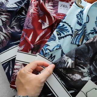 SM nam shirt.  Chất cotton lụa . Mền . Mịn . Thoáng mát . In hoạ tiết nổi bật .