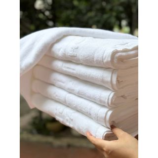 Khăn tắm trắng khách sạn logo, kt 70x140cm, 520g