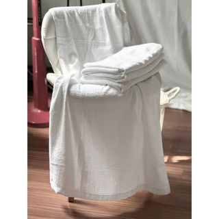 Khăn Tắm Trắng Khách Sạn Trơn, Logo KT 65x130cm, Xuất Dư Sợi CD, nặng 250g