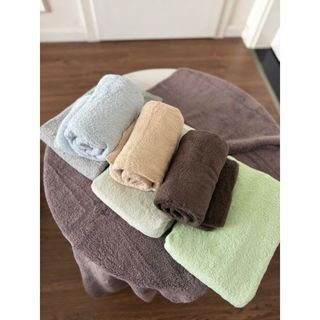 Set 2 Khăn tắm MJ, cỡ vừa 60x120, 230g, Siêu thấm hút nước, mềm mại, không xù lông