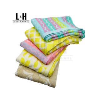 Khăn tắm kẻ xuất dư XD, KT 60x120cm, 220g, đa dạng nhiều mẫu, 100% cotton, thấm hút nước tốt