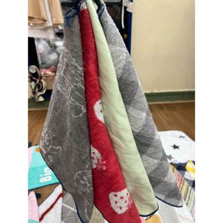 Khăn lau móc treo MJ, kt 32x32cm, thấm hút nước tốt, không phai màu, nhiều hình họa tiết đẹp