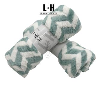 Khăn tắm lông cừu L&H zích zắc, kt 50x100cm