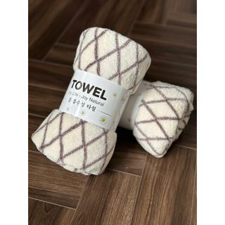 Khăn Tắm Lông Cừu Kẻ, Viền To, KT 70x140cm Nặng 350g