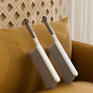 Bàn chải lông mềm cán dài giá sỉ – chổi quét bụi giường, sofa, quần áo, nội thất sạch nhanh