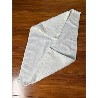 Khăn mặt trắng Mỏng nhỡ cỡ (+- 25->30x50cm)
