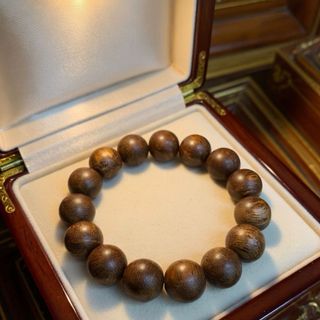 VÒNG ĐEO CỔ TRẦM HƯƠNG- Cty Sx trầm hương Tự nhiên Minh Tường Mt