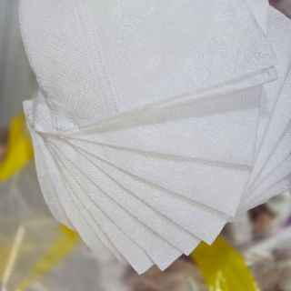 KHĂN GIẤY VUÔNG EMOS. Hàng loại 330*330 . 50-55 Tờ