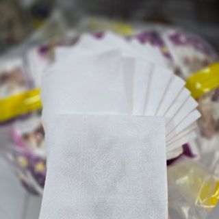 KHĂN GIẤY VUÔNG EMOS. Hàng loại 330*330 . 50-55 Tờ