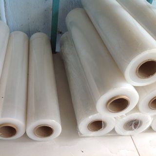 Màng PE Bọc Thực Phẩm: Giải Pháp Bảo Quản An Toàn Và Tiện Lợi Cho Gia Đình