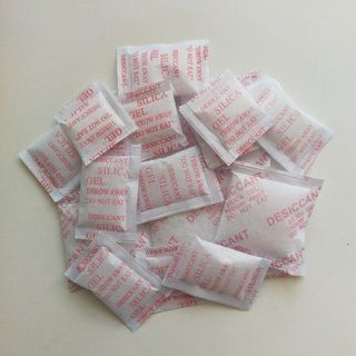 Gói Hút Ẩm SilicaGel Giấy Lụa Đỏ – Giải Pháp Chống Ẩm Hoàn Hảo Cho Sản Phẩm Của Bạn