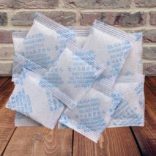 Gói Hút Ẩm Silica Gel Tiếng Nhật – Giải Pháp Chống Ẩm Toàn Diện Cho Thực Phẩm & Hàng Hóa Xuất Khẩu