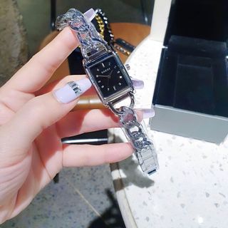 SĂN SALE LỚN ĐỒNG HỒ NỮ THỜI TRANG GUCHI DÂY LẮC MẶT CN