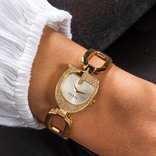 ĐỒNG HỒ NỮ CAO CẤP GUECS DÂY LẮC THÉP VIỀN HỘT