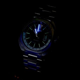 VERSA𝐕-𝐂𝐨𝐧𝐭𝐞𝐦𝐩𝐨