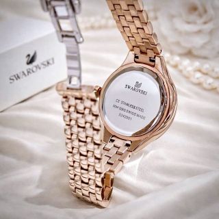 SWAROVSK 𝐋𝐨𝐯𝐞𝐥𝐲 𝐂𝐫𝐲𝐬𝐭𝐚𝐥𝐬 𝐖𝐚𝐭𝐜𝐡 𝟑𝟏𝐦𝐦