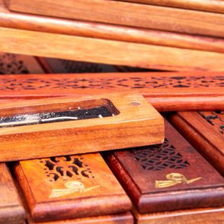 KHAY ĐỐT TRẦM HƯƠNG