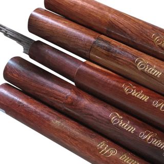 TRẦM HƯƠNG KHÔNG TIM