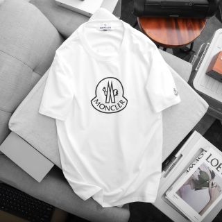 Áo Moncler.  Chất vải cotton 4 chiều mịn mướt.  Logo sắc nét xịn xò.