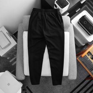 Jogger Ami Basic Terry nam. Full tem tag nhãn xịn, Thân trước thêu Logo ngực sắc nét, nổi bật.