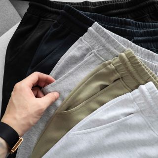 Jogger Ami Basic Terry nam. Full tem tag nhãn xịn, Thân trước thêu Logo ngực sắc nét, nổi bật.