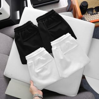 Quần Short Stussy  Chất vải Bc cotton mịn dày cực đẹp. Thiết kế logo basic.