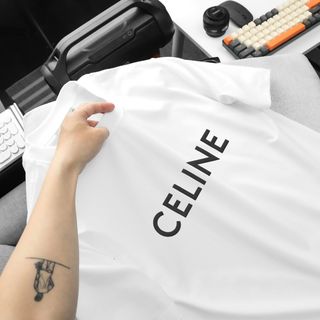 Áo thun nam basic.  Chất vải cotton 4 chiều co giãn thoải mái  Thiết kế logo sang chảnh đẹp mắt.