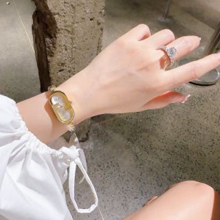 ĐỒNG HỒ NỮ CAO CẤP FENDY COLLAB VÒNG KIỀNG VÀNG
