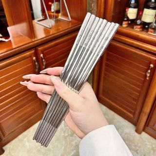 1 Hộp (5 Đôi) Đũa Inox SUS 304 Hàn Quốc Chống Trượt Cao Cấp Kháng Khuẩn