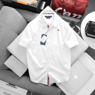 Mẫu sơmi với chất vải cotton mịn co giãn nhẹ thoáng mát.