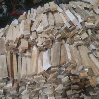 Thanh gỗ tràm baò mịn các mặt daỳ 1cm nhiêù kích thứớc