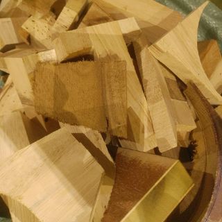 Gỗ tràm và cao su vụn 19k/ 1kg