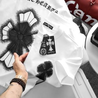 Mẫu áo thun nam, logo thêu đắp da xịn sò nét, hàng xịn thêu tĩ mĩ từng đường thêu, chất cotton co giãn tốt dày dặn,mền mịn mát.