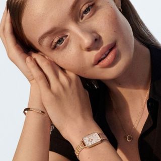 ĐỒNG HỒ NỮ CAO CẤP D WELLINGTON QUARDO ROUGE  DÂY LƯỚI MẶT CN FULLBOX