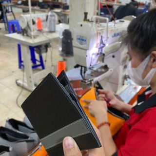 Ví Taiga phối xám – Tối giản nhưng cực kỳ sang