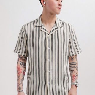 Áo sơ mi nam. Chất linen cotton dệt , thiết kế cổ vest classic.
