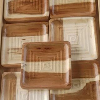 5 Đế lót ly 9 x 1cm hình vuông hình tròn chất liệu gỗ tự nhiên bền đẹp