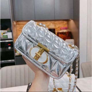 Túi xách nữ kẹp nách đeo chéo chần chỉ da bóng khóa T dây đan xích K427