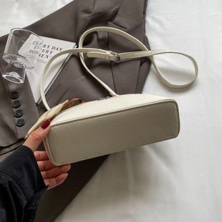 Túi xách nữ kẹp nách đeo chéo da gạo PU dáng cốp chữ nhật tặng kèm móc treo hình ngựa xinh xắn K757