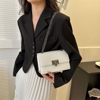 Túi xách nữ kẹp nách đeo chéo khoá gập đen dây đeo xích đen K431